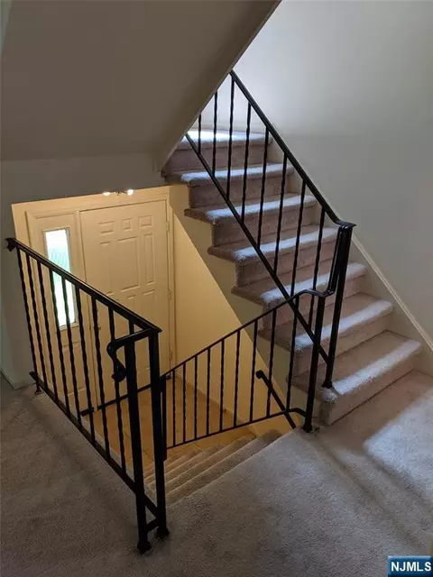 Entry Way - 39 1 2 Smith, Waldwick, NJ 07463 photo 1 of 3
