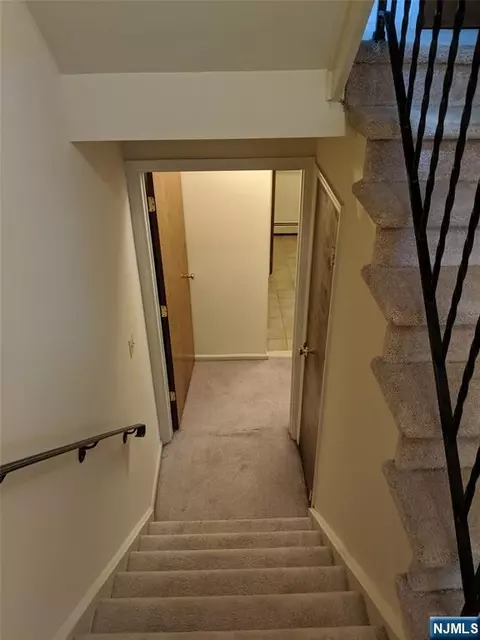 Entry Way - 39 1 2 Smith, Waldwick, NJ 07463 photo 3 of 3