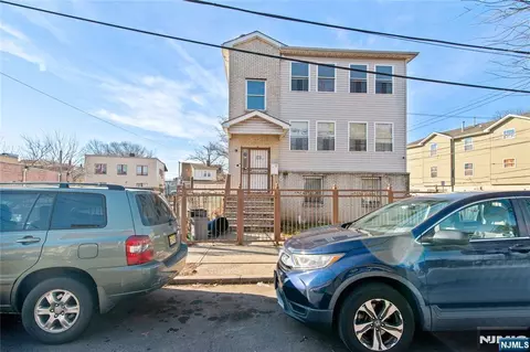 219-221 Clinton Pl, Newark, NJ 07112