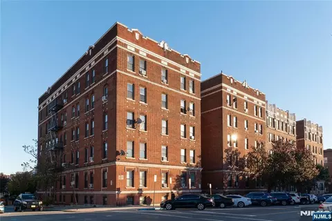 7612 Park Ave #C4, North Bergen, NJ 07047