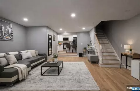 83 Bedford St, East Orange, NJ 07018