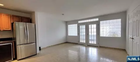 1203 River Rd #21A, Edgewater, NJ 07020