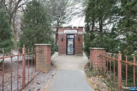 100 Palisade Ave #D12, Englewood, NJ 07631