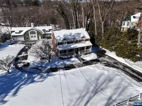 261 E Saddle River Rd, Saddle River, NJ 07458 photo 1