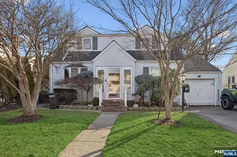 39-02 Taylor Rd, Fair Lawn, NJ 07410