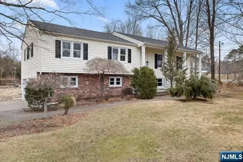 373 Saddle River Rd, Saddle River, NJ 07458