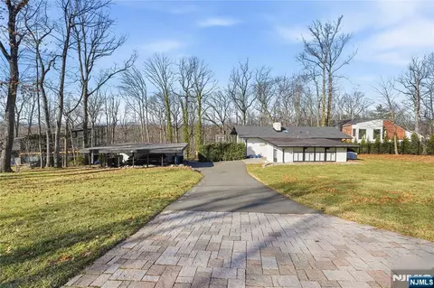 27 Suffolk Ln, Tenafly, NJ 07670
