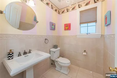 Bath - 6 Merrimack Ct, Paramus, NJ 07652 photo 1 of 6