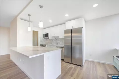 200 Winston #1001, Cliffside Park, NJ 07010