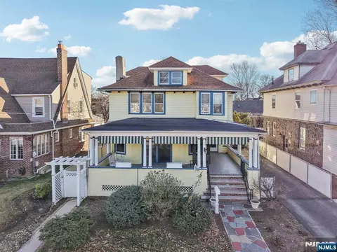 1114 Anderson Ave, Fort Lee, NJ 07024