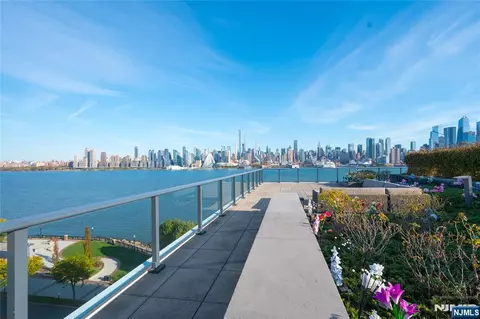 1200 Avenue Port Imp #705, Weehawken, NJ 07086
