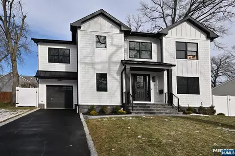 212 Monroe Ave, River Edge, NJ 07661