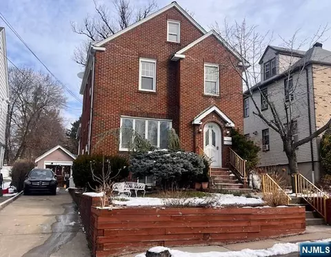 919 Marion Pl, Ridgefield, NJ 07657