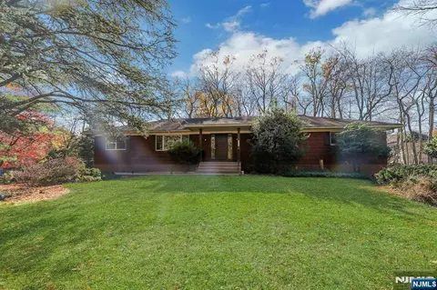 609 Echo Glen Ave, River Vale, NJ 07675