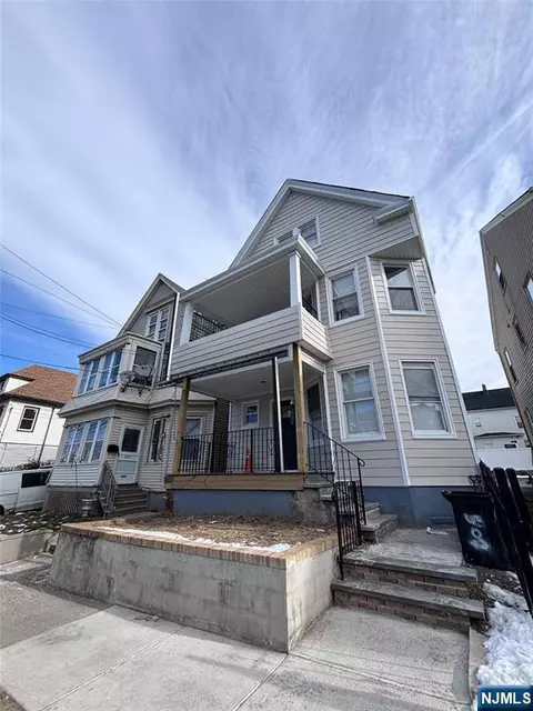 509 26th St, Paterson, NJ 07514
