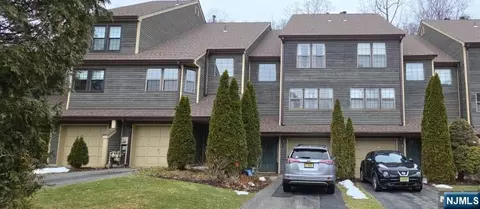 38 Apt C Lexington Ln, West Milford, NJ 07480