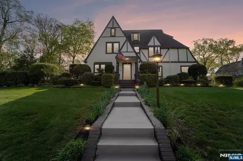 121 Goodwin Ter, Westwood, NJ 07675