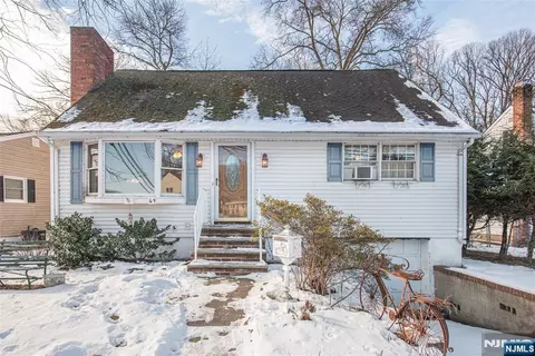 49 Skyline Lake Dr, Ringwood, NJ 07456