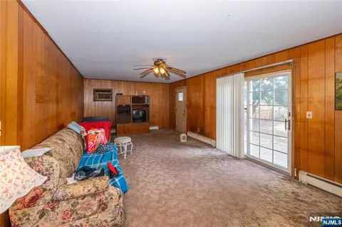 Living - 409 W Anderson St, Hackensack, NJ 07601 photo 2 of 6