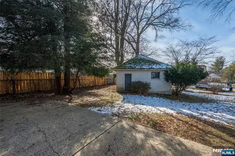 Exterior - 409 W Anderson St, Hackensack, NJ 07601 photo 4 of 6