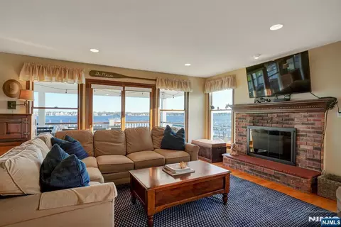 Living - 599 Point Ave, Brick, NJ 08724 photo 2 of 3