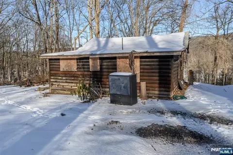 10 Flatbush Rd, Sussex, NJ 07461