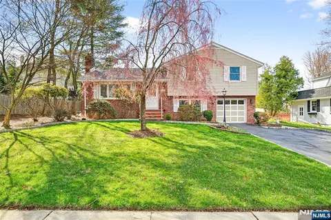 118 Harriot Ave, Harrington Park, NJ 07640