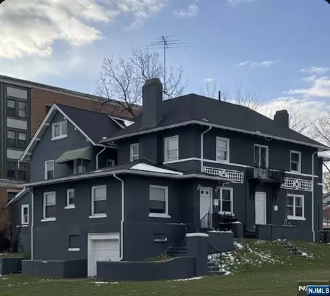 232 Ivy Ct, Orange, NJ 07050