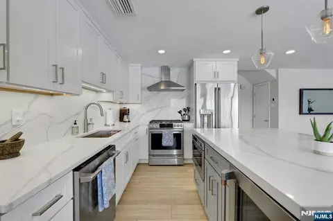2 Horizon Rd # G-1, Fort Lee, NJ 07024