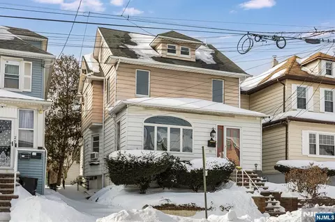 31 6th Ave, Clifton, NJ 07011