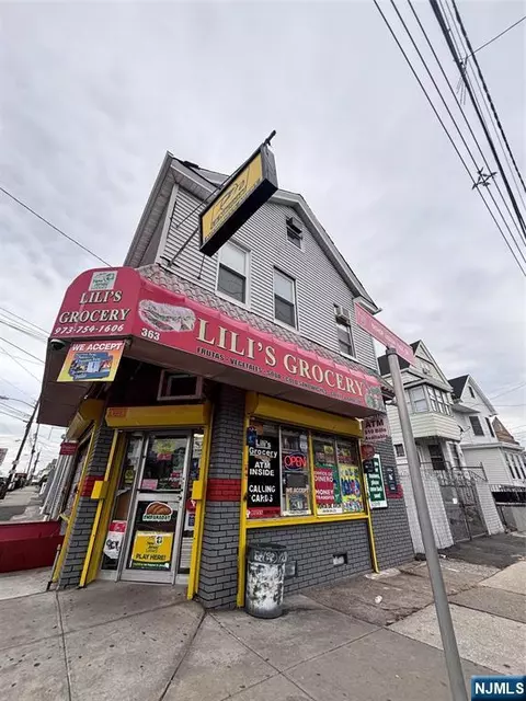 365 10th Ave, Paterson, NJ 07514