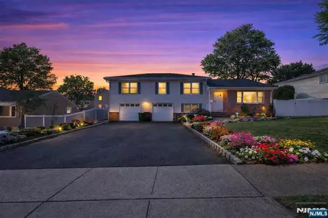 206 Harwood Pl, Paramus, NJ 07652 photo 1
