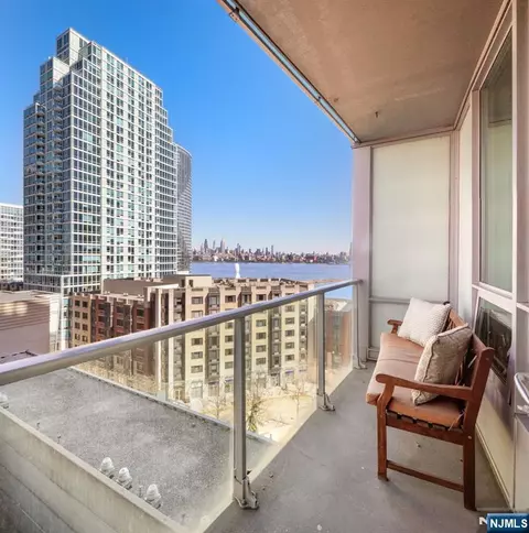 20 Newport Pkwy #1209, Jersey City, NJ 07310