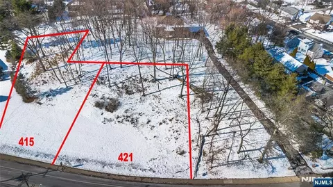 421 High Mountain Rd, North Haledon, NJ 07508