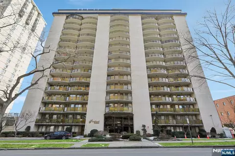 150 Overlook Ave #7F, Hackensack, NJ 07601
