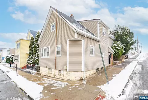 16 Murray Ave, Paterson, NJ 07501