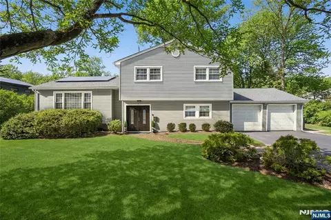 6 Connel Dr, West Orange, NJ 07052