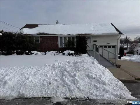 35 18th Ave, Elmwood Park, NJ 07407