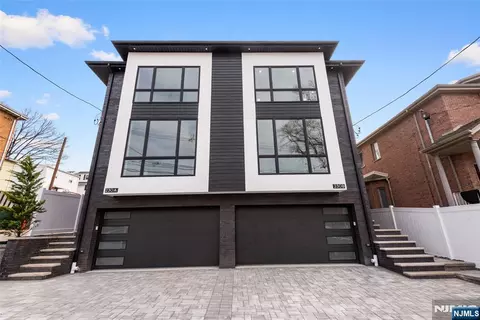 230 8th St #B, Palisades Park, NJ 07650