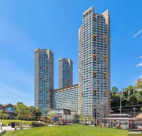 7002 Boulevard E #3F, Guttenberg, NJ 07093