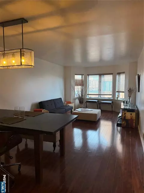 402 Williams Ct #U402, Edgewater, NJ 07020