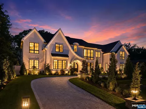 90 Essex Dr, Tenafly, NJ 07670