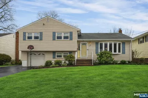 379 Wildrose Ave, Bergenfield, NJ 07621