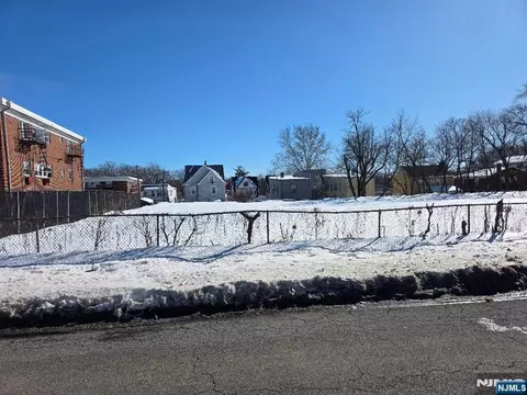 158 Munn Ave, East Orange, NJ 07018