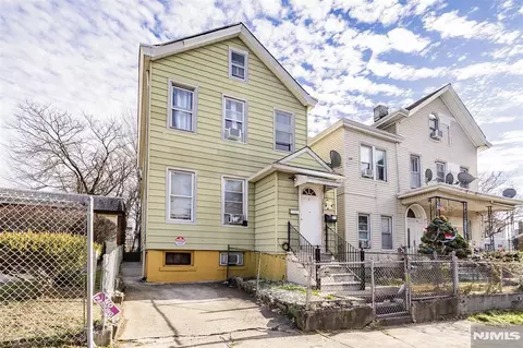 11 Mercer St, Paterson, NJ 07524