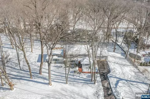60 Hopper St, Hillsdale, NJ 07642
