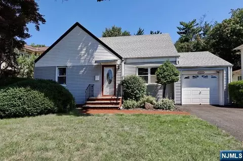 15-47 Elmary Pl, Fair Lawn, NJ 07410