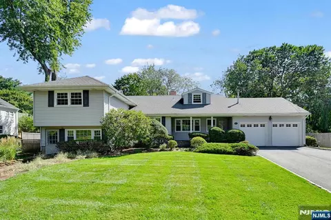 17 Pascack Rd, Park Ridge, NJ 07656