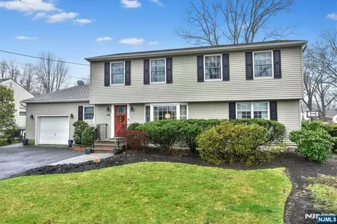 84 W Midland Ave, Paramus, NJ 07652
