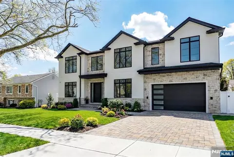 192 Thomas Dr, Paramus, NJ 07652 photo 1
